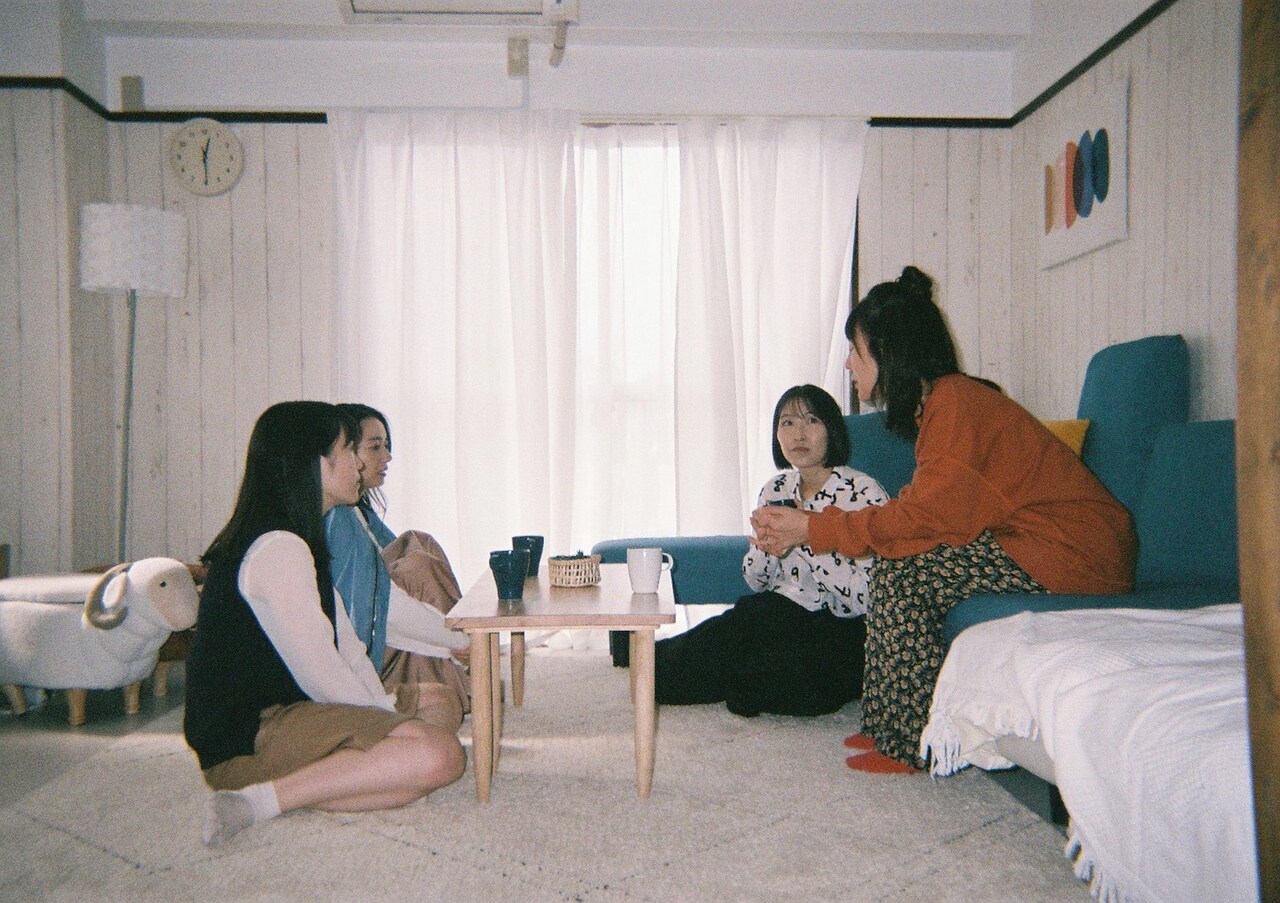 加茂井彩音、平川はる香らが「ゴールド」出演、グッナイ小形は劇中で2曲披露