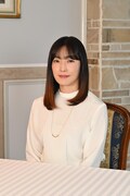 皆川琴美役の菅野美穂。