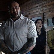 世界の終わりか1人の犠牲、家族が選ぶのは?シャマラン新作「ノック 終末の訪問者」予告