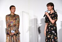 左から柴咲コウ、生田絵梨花。