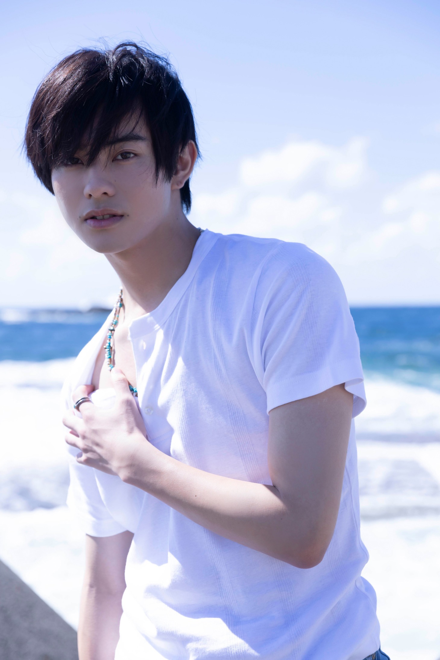 「前田拳太郎1st写真集 Awake」より。