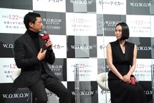 左から池内博之、中谷美紀。
