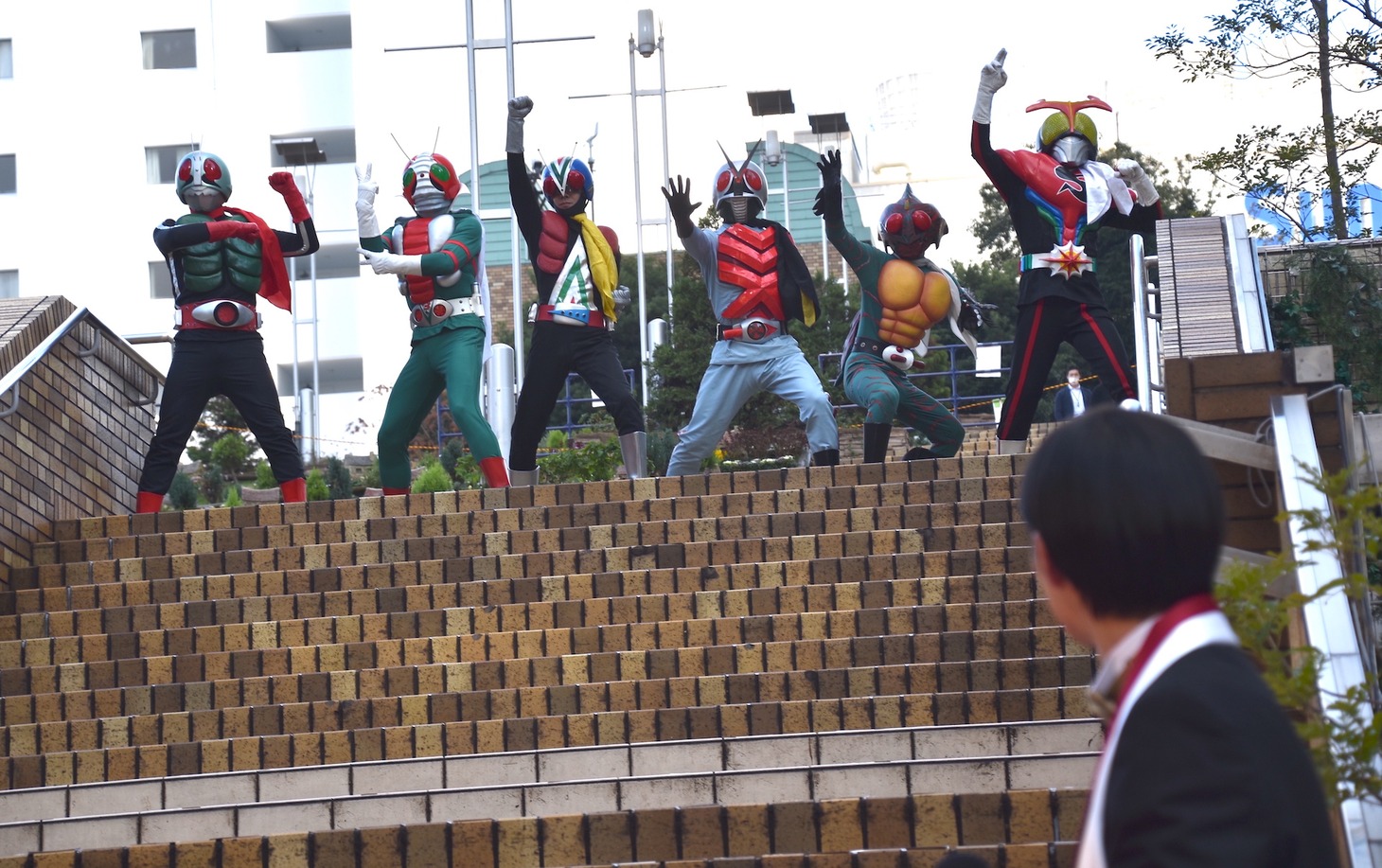 「生誕50周年記念 THE仮面ライダー展」オープニングセレモニーの様子。