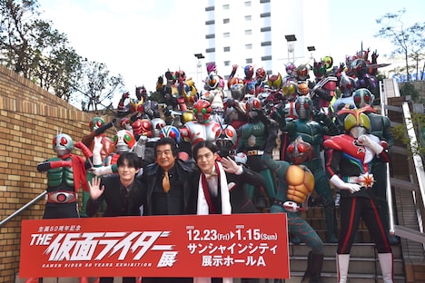 「生誕50周年記念 THE仮面ライダー展」オープニングセレモニーの様子。