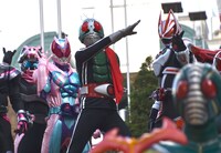 「生誕50周年記念 THE仮面ライダー展」オープニングセレモニーの様子。