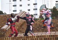 「生誕50周年記念 THE仮面ライダー展」オープニングセレモニーの様子。