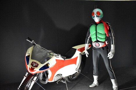「生誕50周年記念 THE仮面ライダー展」内覧会の様子。