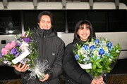 左から平野紫耀、黒島結菜。