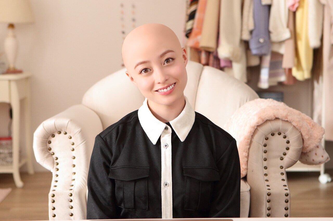 世界一美しいおじぞう様…「ブラックナイトパレード」橋本環奈のスキンヘッド写真到着