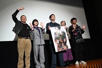 「餓鬼が笑う」初日舞台挨拶の様子。