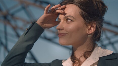 「エッフェル塔~創造者の愛~」場面写真 (c)2021 VVZ Production - Pathe Films - Constantin Film Produktion - M6 Films