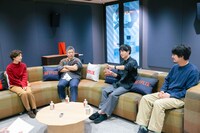 「舞妓さんちのまかないさん」監督陣の座談会の様子。