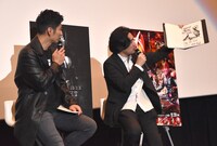 左から松田悟志、柴崎貴行。