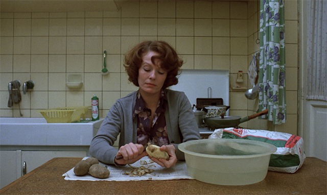 「ブリュッセル 1080コメルス河畔通り23番地 ジャンヌ・ディエルマン」 (c)Chantal Akerman Foundation