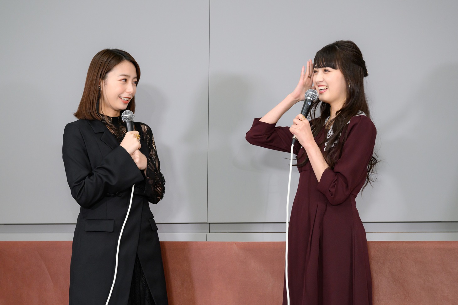 左から宇垣美里、鶴嶋乃愛。