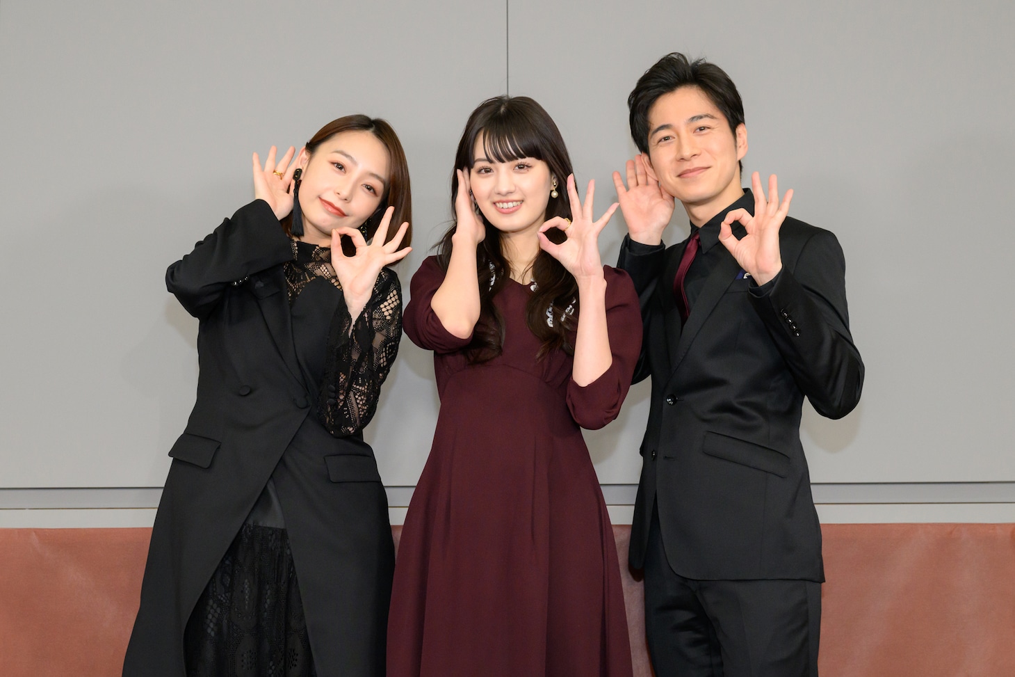 左から宇垣美里、鶴嶋乃愛、村井良大。