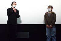 左から柄本佑、加藤一浩。