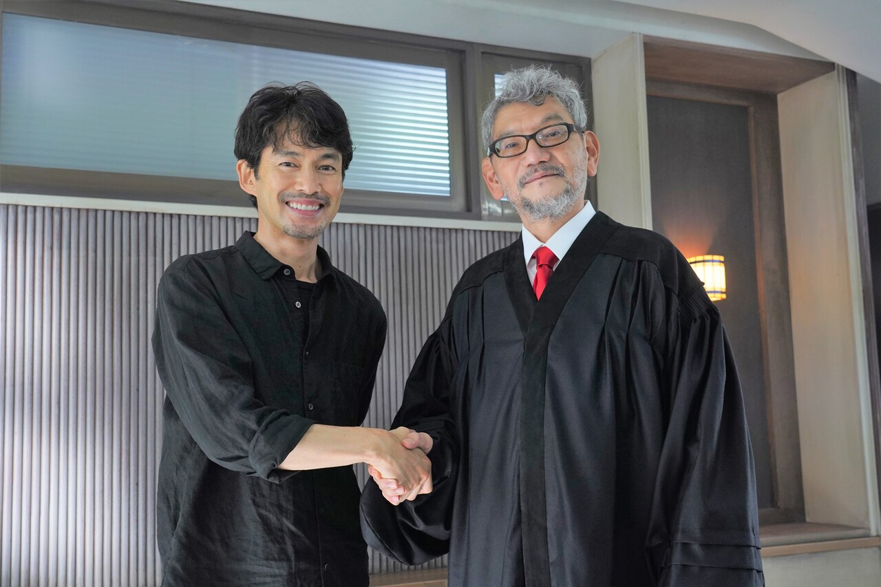 庵野秀明が「イチケイのカラス」に友情出演、メイキング写真到着
