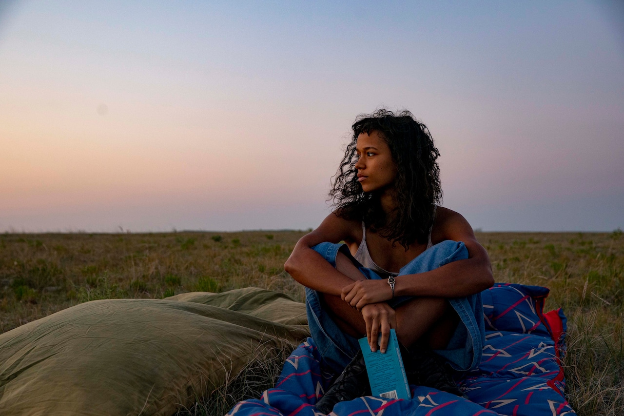 「ボーンズ アンド オール」“人喰い”のヒロインにフォーカスした特別映像が公開