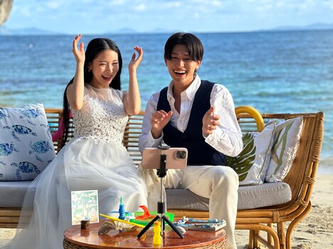 「恋するプライベートアイランド」より、ミチ(左)と西川俊介(右)。