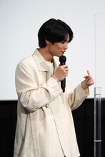 シーズン2放送開始日までの日数を指折り数える萩原利久。