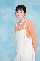 岸田サチ役の清野菜名。