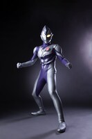 ウルトラマンディナス