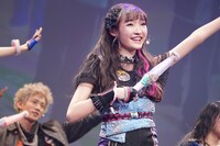 全員でウィニングダンスを踊る様子。