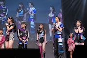 リズスタメンバーがサプライズに驚く様子。