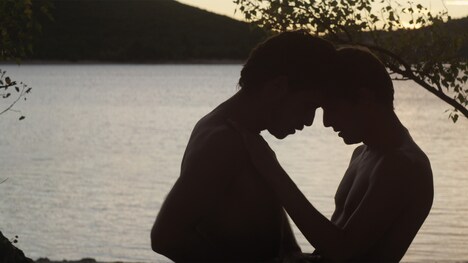 「湖の見知らぬ男」場面写真