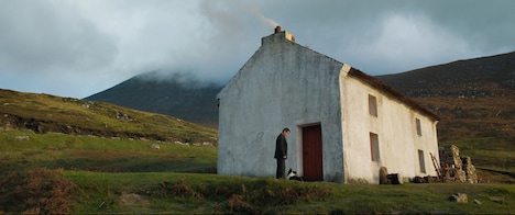 「イニシェリン島の精霊」より、コルムの家。