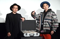 「Sin Clock」公開直前イベントの様子。左から牧賢治、窪塚洋介。
