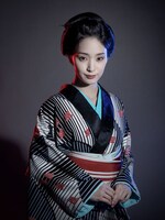 剛力彩芽扮するおりょう。