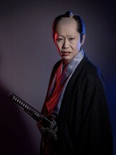 江戸川じゅん兵扮する佐々木只三郎。