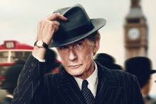 「生きる LIVING」場面写真 (c)Number 9 Films Living Limited