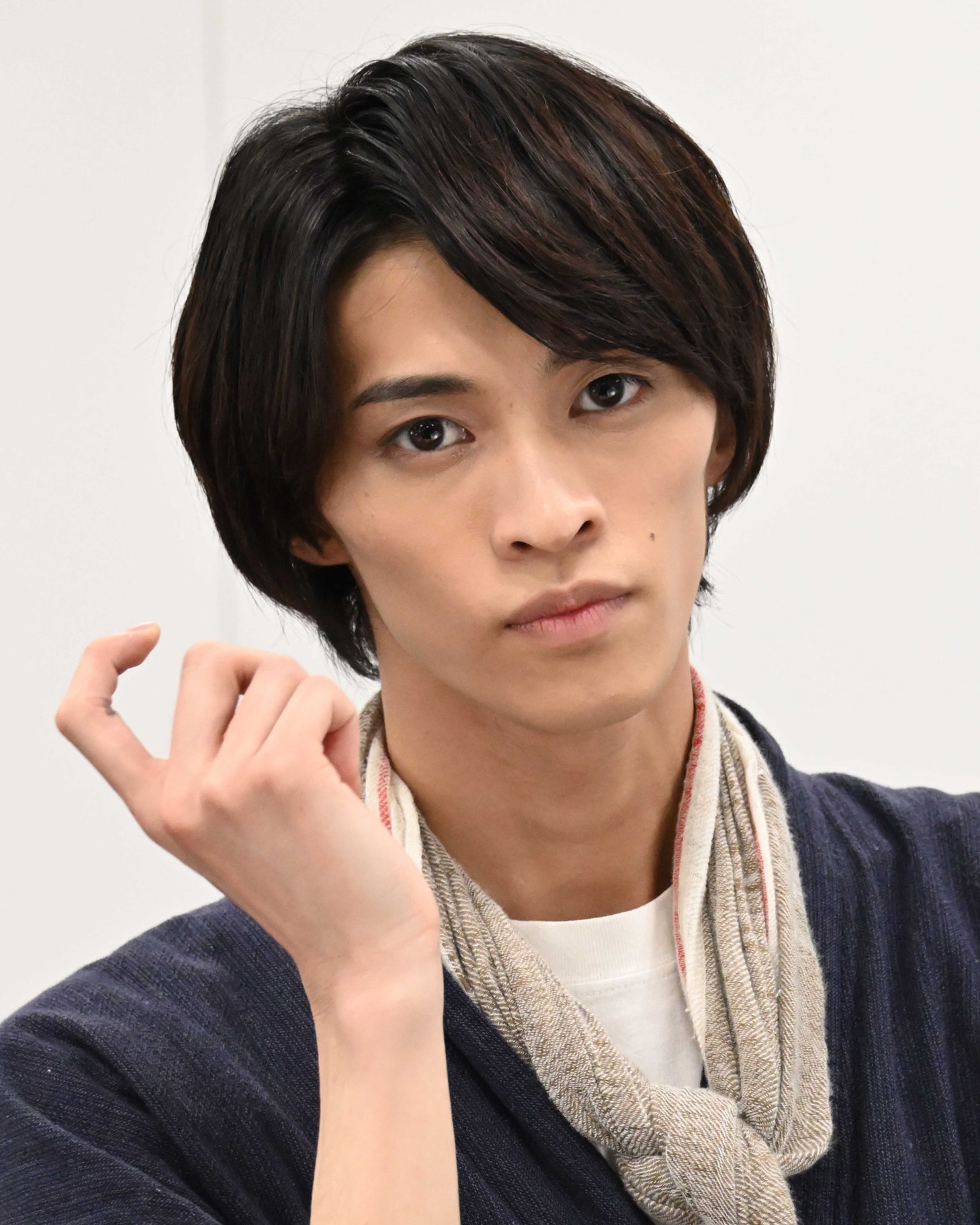 猿原真一 / サルブラザー役の別府由来。