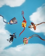 ロエベ×スタジオジブリ「ハウルの動く城」カプセルコレクションより。