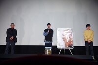 左から三宅唱、高良健吾、松原龍弥。