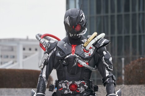 「仮面ライダーアウトサイダーズ ep.2 滅びの予兆とデザストの覚醒」場面写真