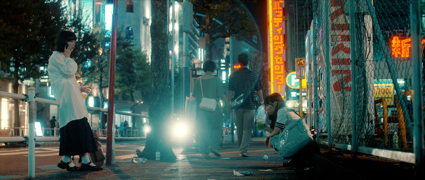 「遠まわりする青」場面写真