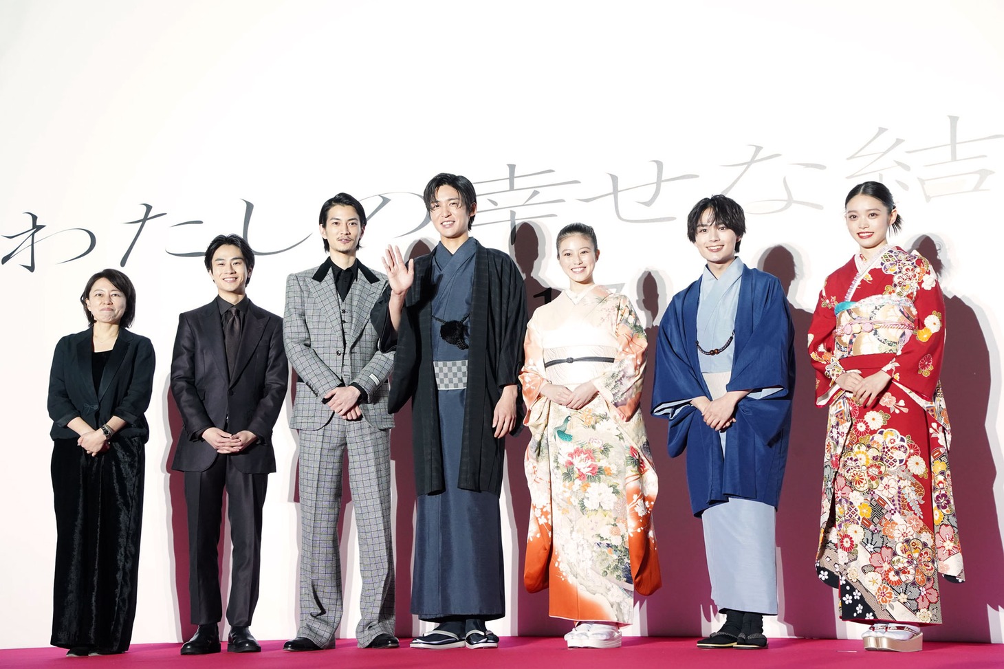 「わたしの幸せな結婚」プレミアイベントにて、左から塚原あゆ子、前田旺志郎、渡邊圭祐、目黒蓮、今田美桜、大西流星、高石あかり。