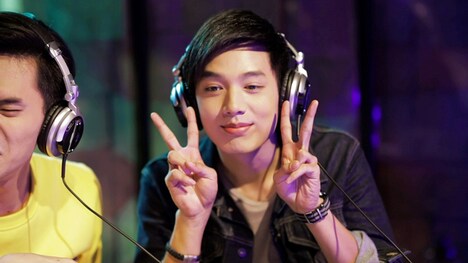 「LOVE LIE HIDE FAKE」場面写真