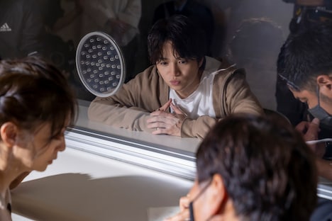 「連続ドラマW ギバーテイカー」メイキング写真。