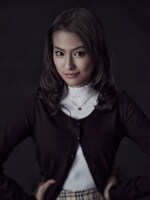 恒松祐里演じる永井繭子。