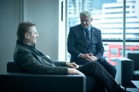 「ブラックライト」場面写真