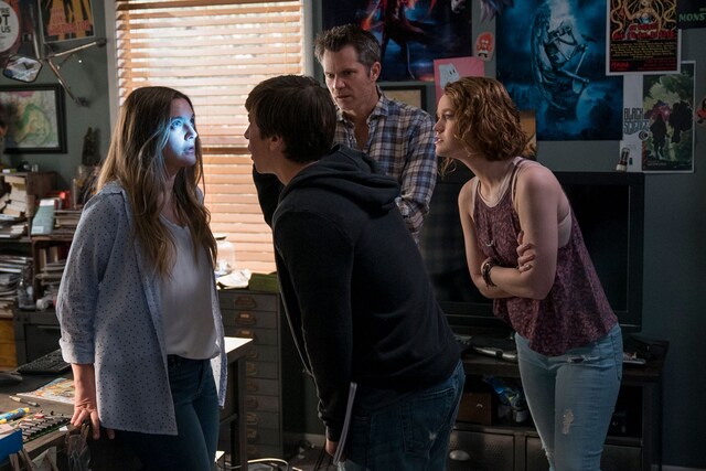 「サンタクラリータ・ダイエット」シーズン1場面写真