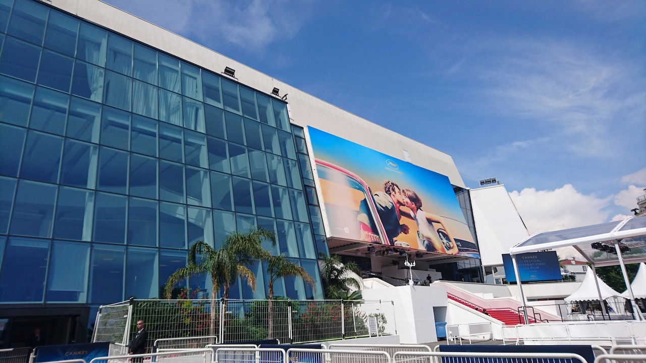 第71回カンヌ国際映画祭のメイン会場であるパレ・デ・フェスティバル・エ・デ・コングレ。