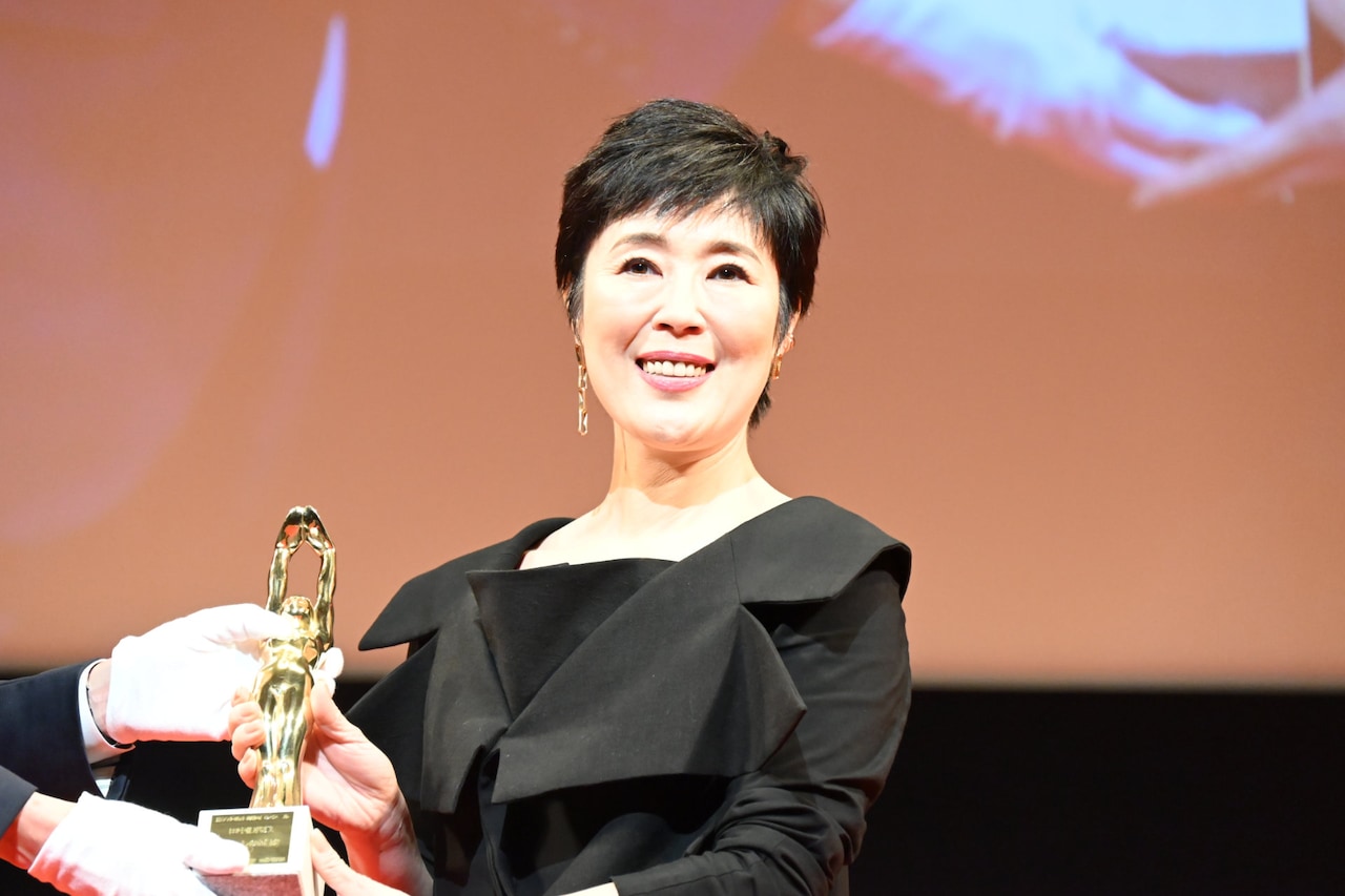 毎日映画コンクール田中絹代賞は寺島しのぶ、母娘受賞に「喜び合いました」