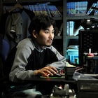 松田龍平が沖田修一と7年ぶりタッグ、「連続ドラマW 0.5の男」で引きこもり演じる