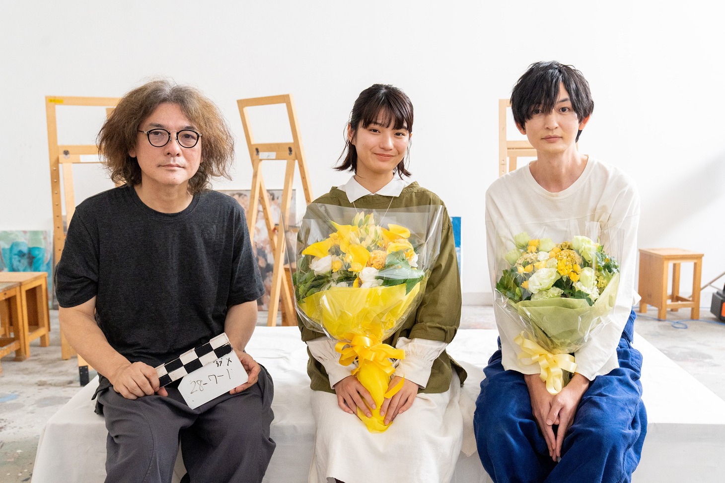 左から岩井俊二、蒔田彩珠、足立理。